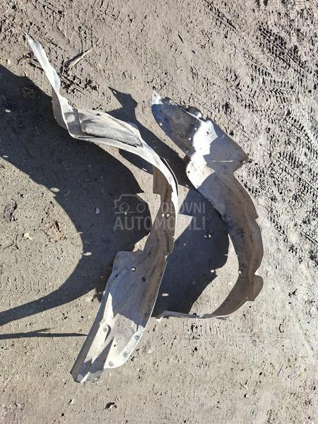 prednja potkrila 323f