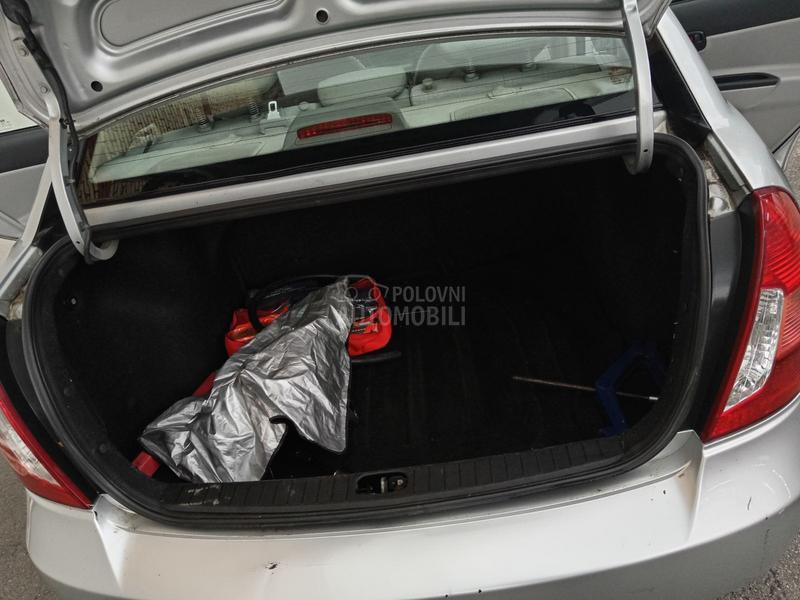 Hyundai Accent 1.4  DOHC