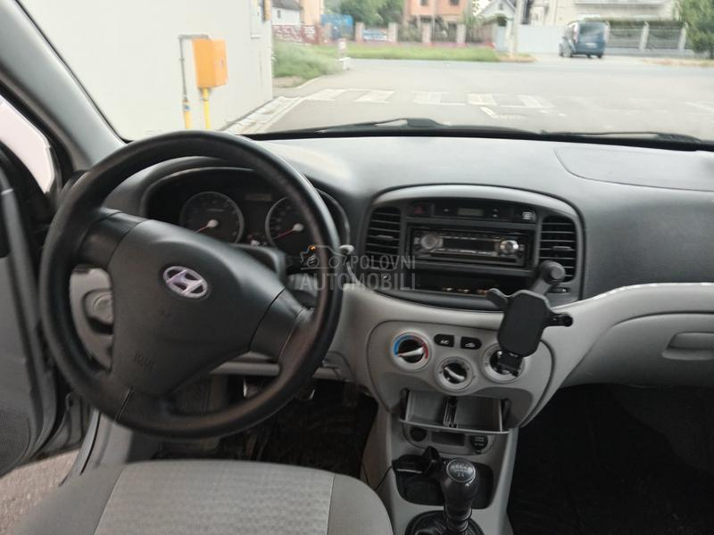 Hyundai Accent 1.4  DOHC