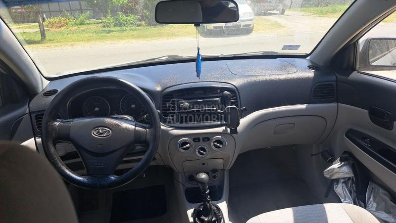 Hyundai Accent 1.4  DOHC