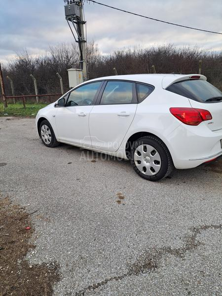 Opel Astra J 1,7 cdti