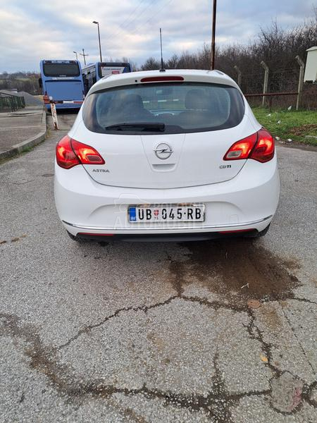 Opel Astra J 1,7 cdti