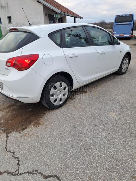 Opel Astra J 1,7 cdti