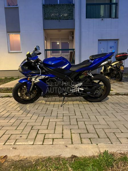 Yamaha R1