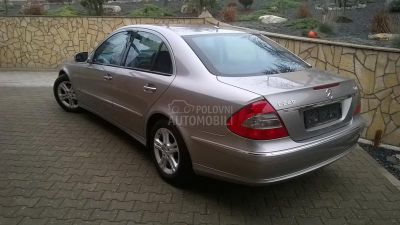 Mercedes Benz E 220 CDI AVANTGARDE NL.