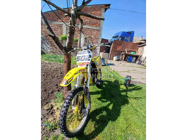Suzuki RM 85