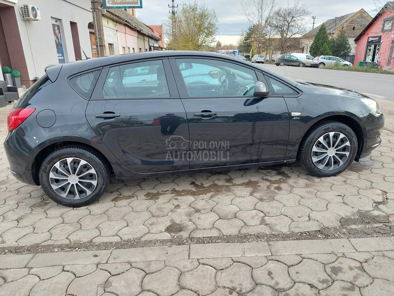 Opel Astra J 1.4B 5VR.ACTIVE NOWW