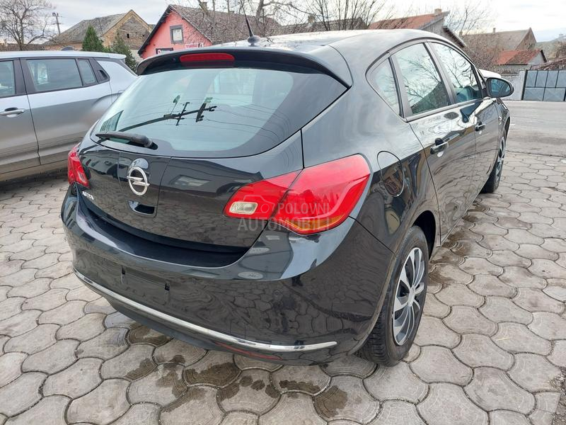 Opel Astra J 1.4B 5VR.ACTIVE NOWW