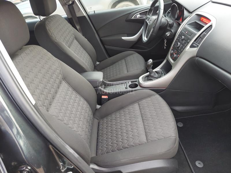 Opel Astra J 1.4B 5VR.ACTIVE NOWW