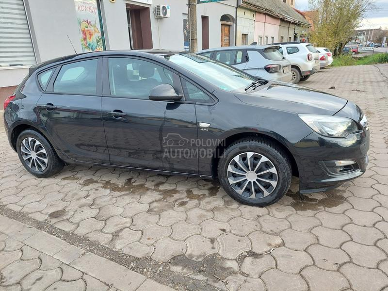 Opel Astra J 1.4B 5VR.ACTIVE NOWW