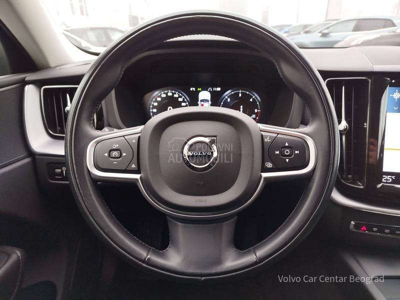 Volvo XC60 B4 MOMENTUM PRO