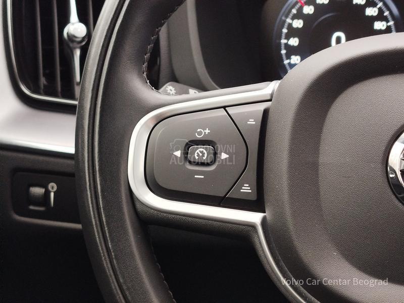 Volvo XC60 B4 MOMENTUM PRO