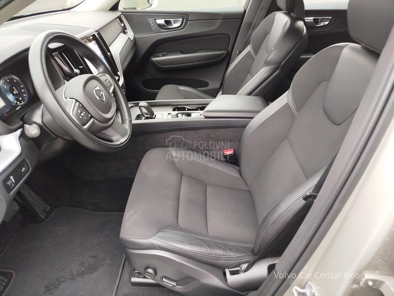 Volvo XC60 B4 MOMENTUM PRO