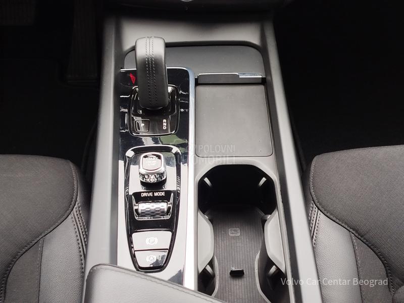 Volvo XC60 B4 MOMENTUM PRO