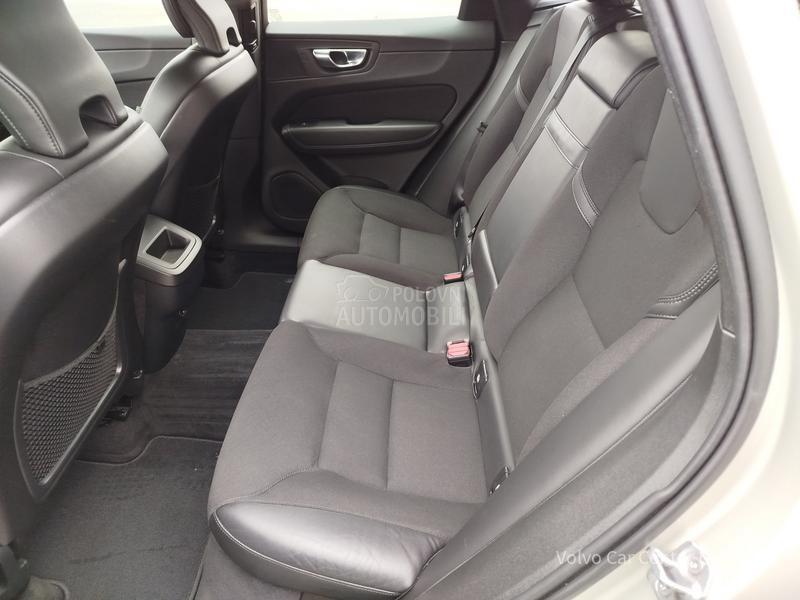 Volvo XC60 B4 MOMENTUM PRO