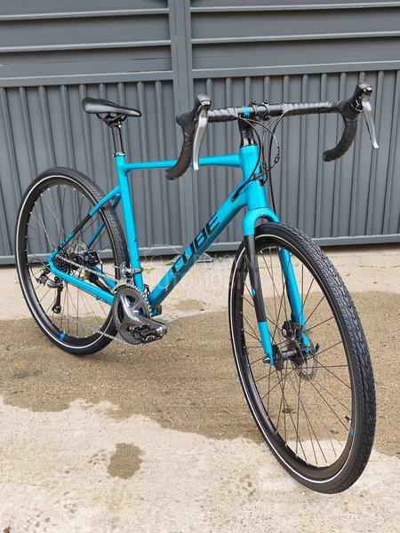 Cube Nuroad 2x8 Claris