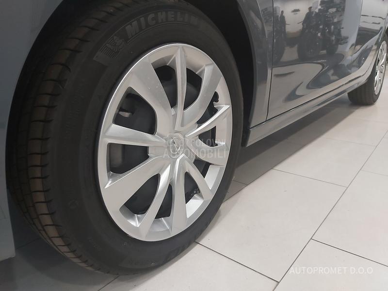 Opel Corsa F EDIT AT8