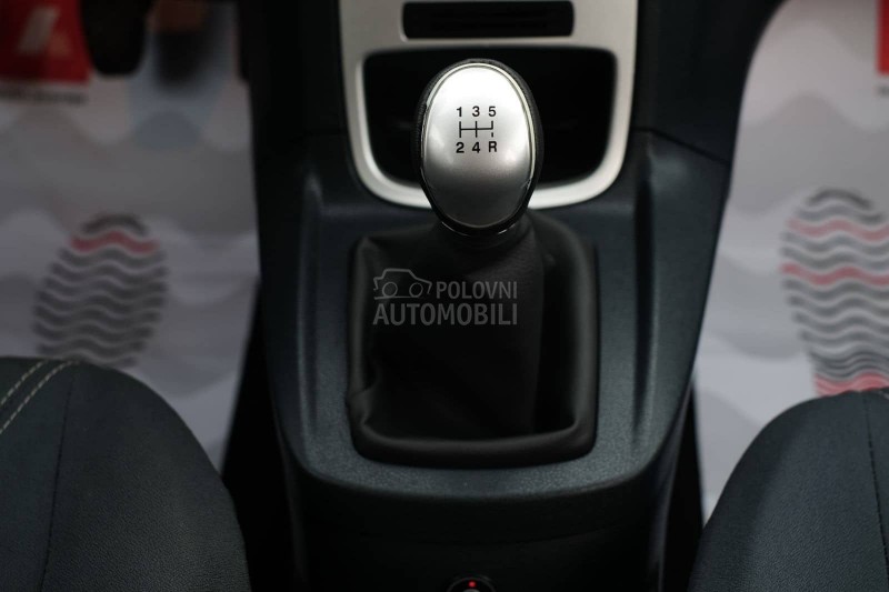 Ford Fiesta 1.4i TNG TITANIUM