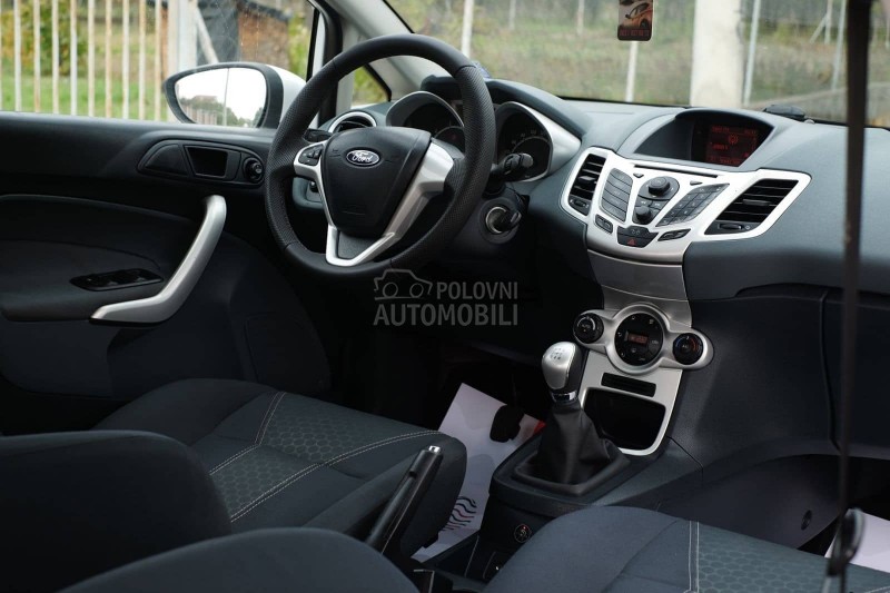 Ford Fiesta 1.4i TNG TITANIUM