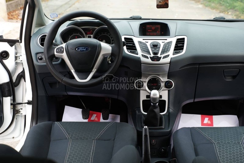 Ford Fiesta 1.4i TNG TITANIUM