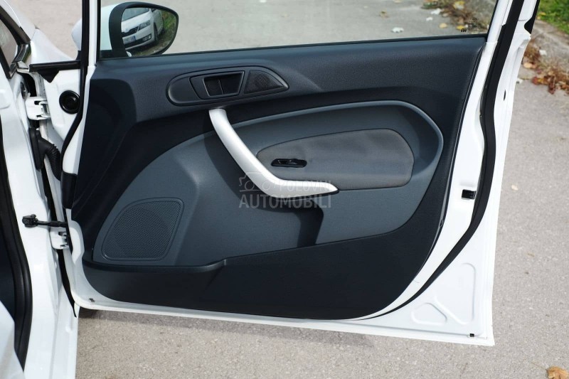 Ford Fiesta 1.4i TNG TITANIUM