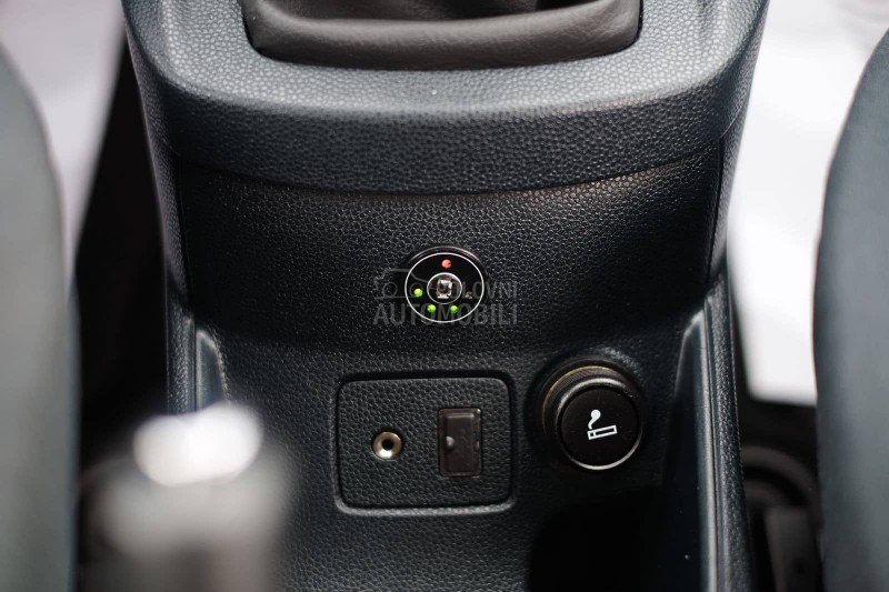 Ford Fiesta 1.4i TNG TITANIUM