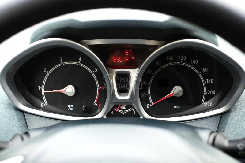 Ford Fiesta 1.4i TNG TITANIUM