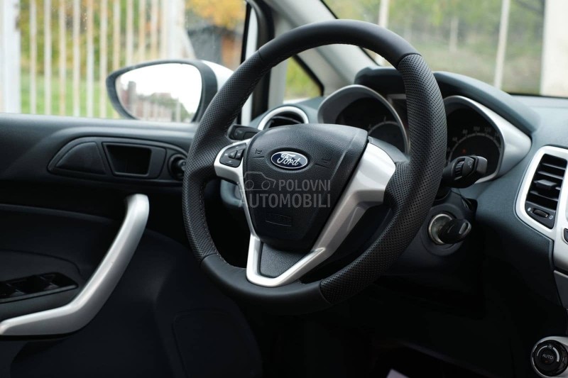 Ford Fiesta 1.4i TNG TITANIUM