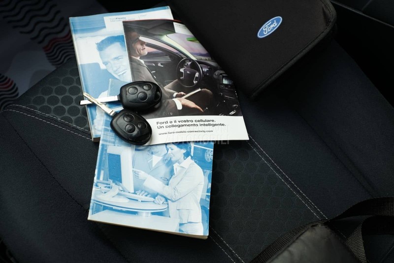 Ford Fiesta 1.4i TNG TITANIUM