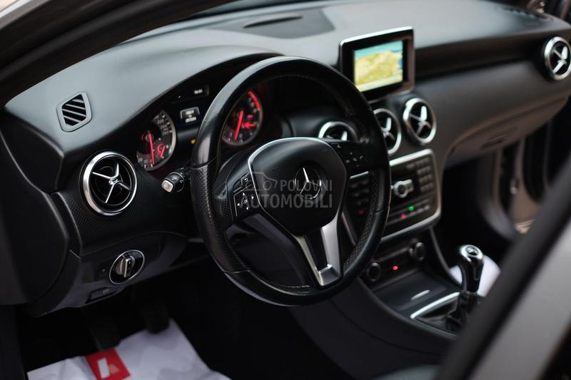 Mercedes Benz A 180 Led Nav CH