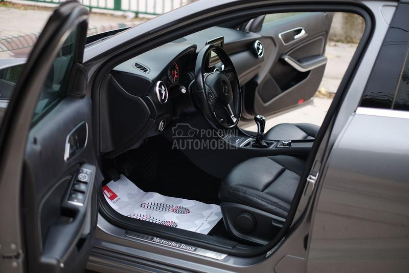 Mercedes Benz A 180 Led Nav CH