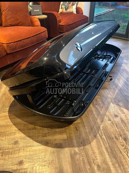 Krovni kofer i nosači