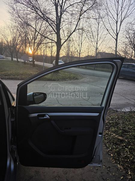 Volkswagen Touran 1,4-7.SED.CH