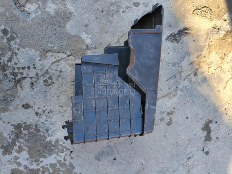 Kutija i poklopac akumulatora