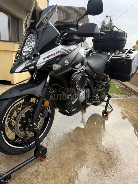 Suzuki B STROM 650 XT