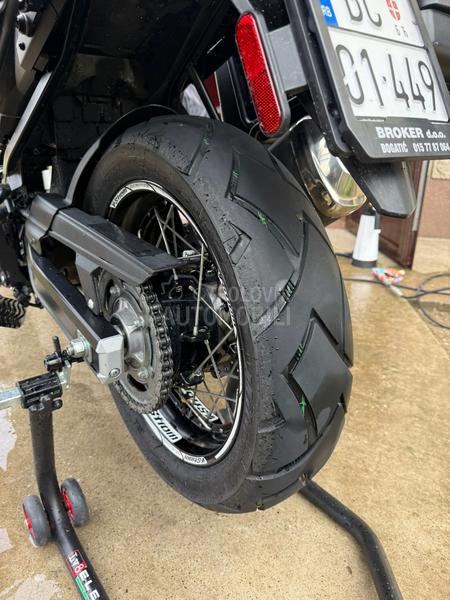 Suzuki B STROM 650 XT