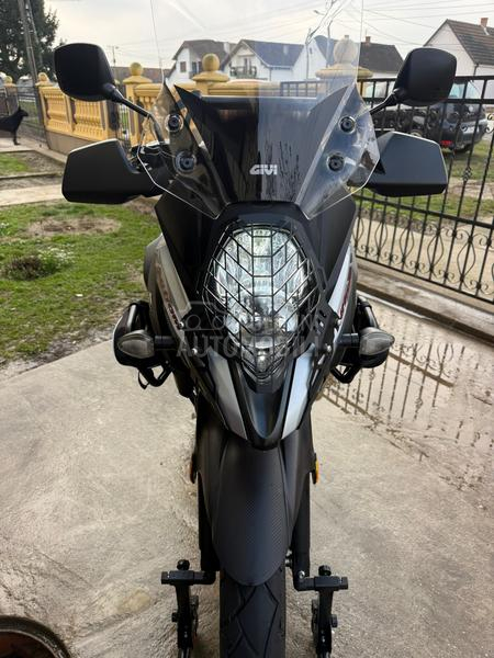 Suzuki B STROM 650 XT