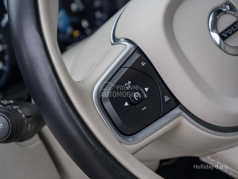 Volvo XC60 2.0B4 MHEV Momentum