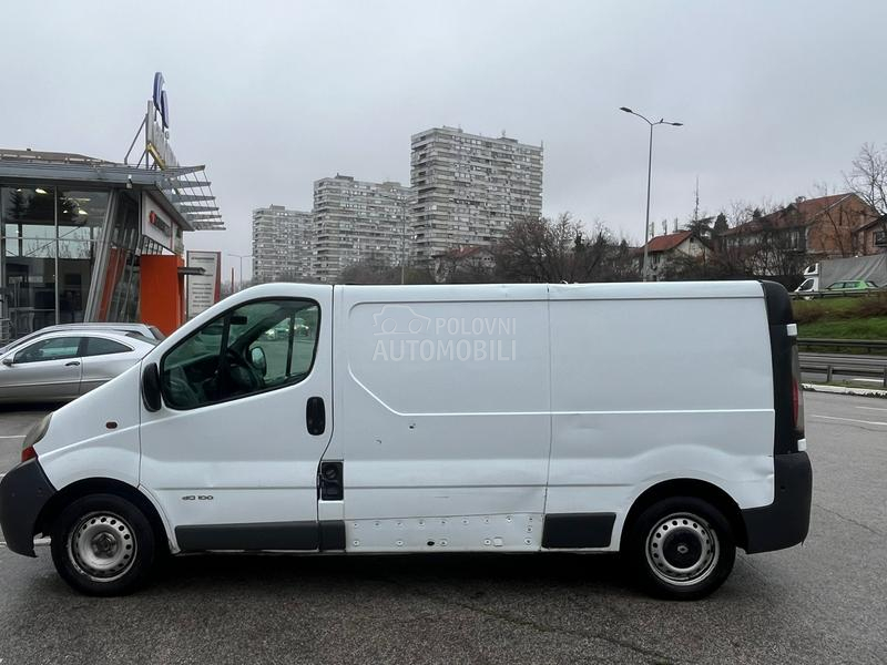 Renault Trafic 1.9 DCI Sa tablicama