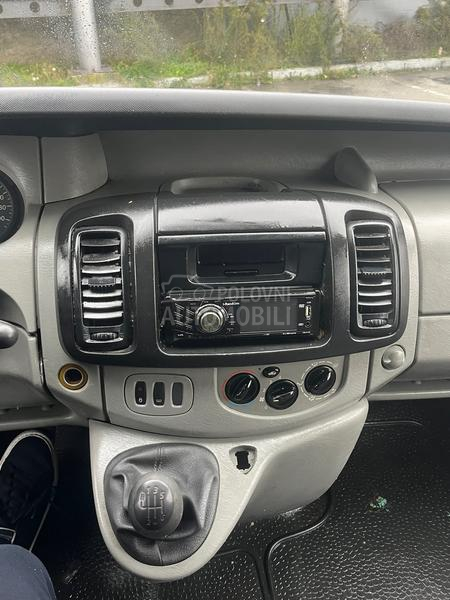 Renault Trafic 1.9 DCI Sa tablicama