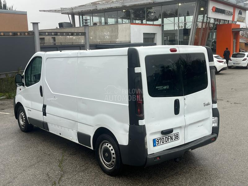 Renault Trafic 1.9 DCI Sa tablicama