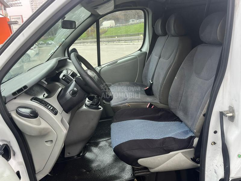 Renault Trafic 1.9 DCI Sa tablicama