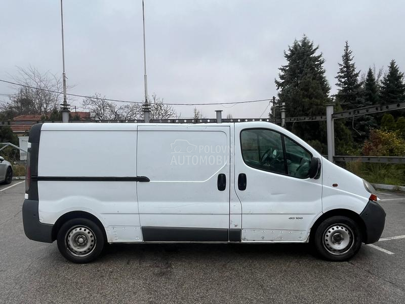 Renault Trafic 1.9 DCI Sa tablicama