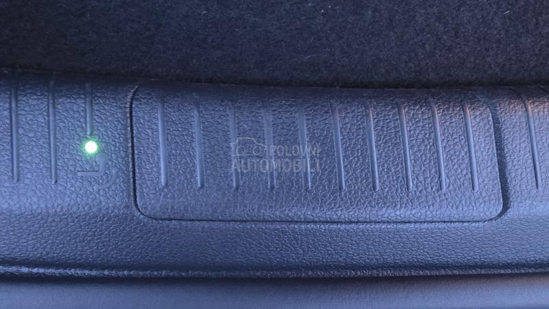 Volkswagen Golf 7 1.6 TDI HIGH-LINE