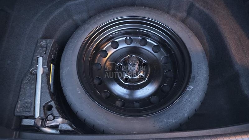 Volkswagen Golf 7 1.6 TDI HIGH-LINE