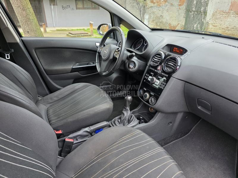 Opel Corsa D 111 anniversary reg