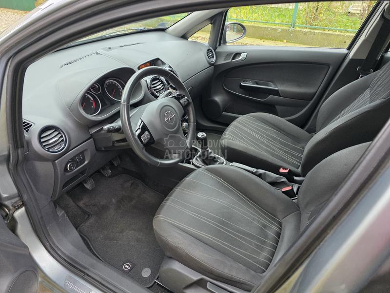 Opel Corsa D 111 anniversary reg