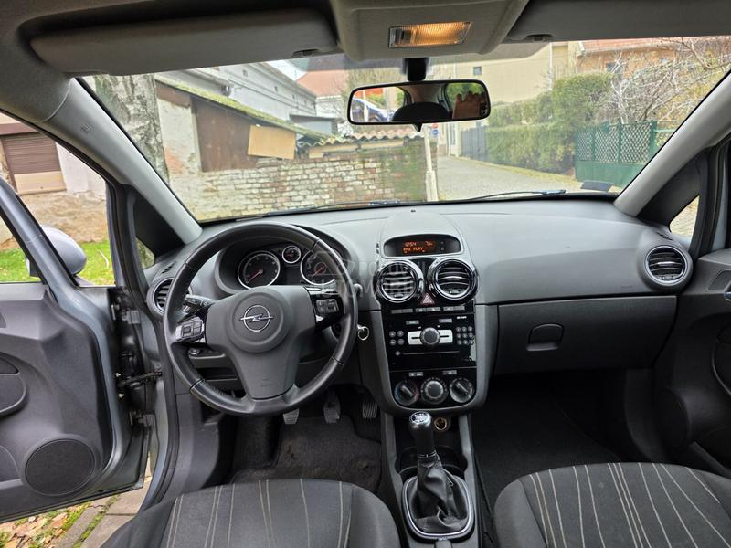 Opel Corsa D 111 anniversary reg