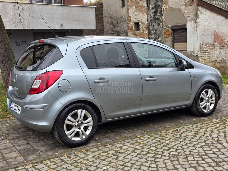 Opel Corsa D 111 anniversary reg