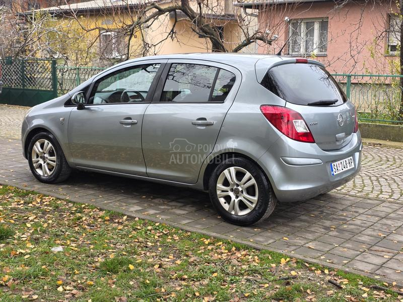 Opel Corsa D 111 anniversary reg